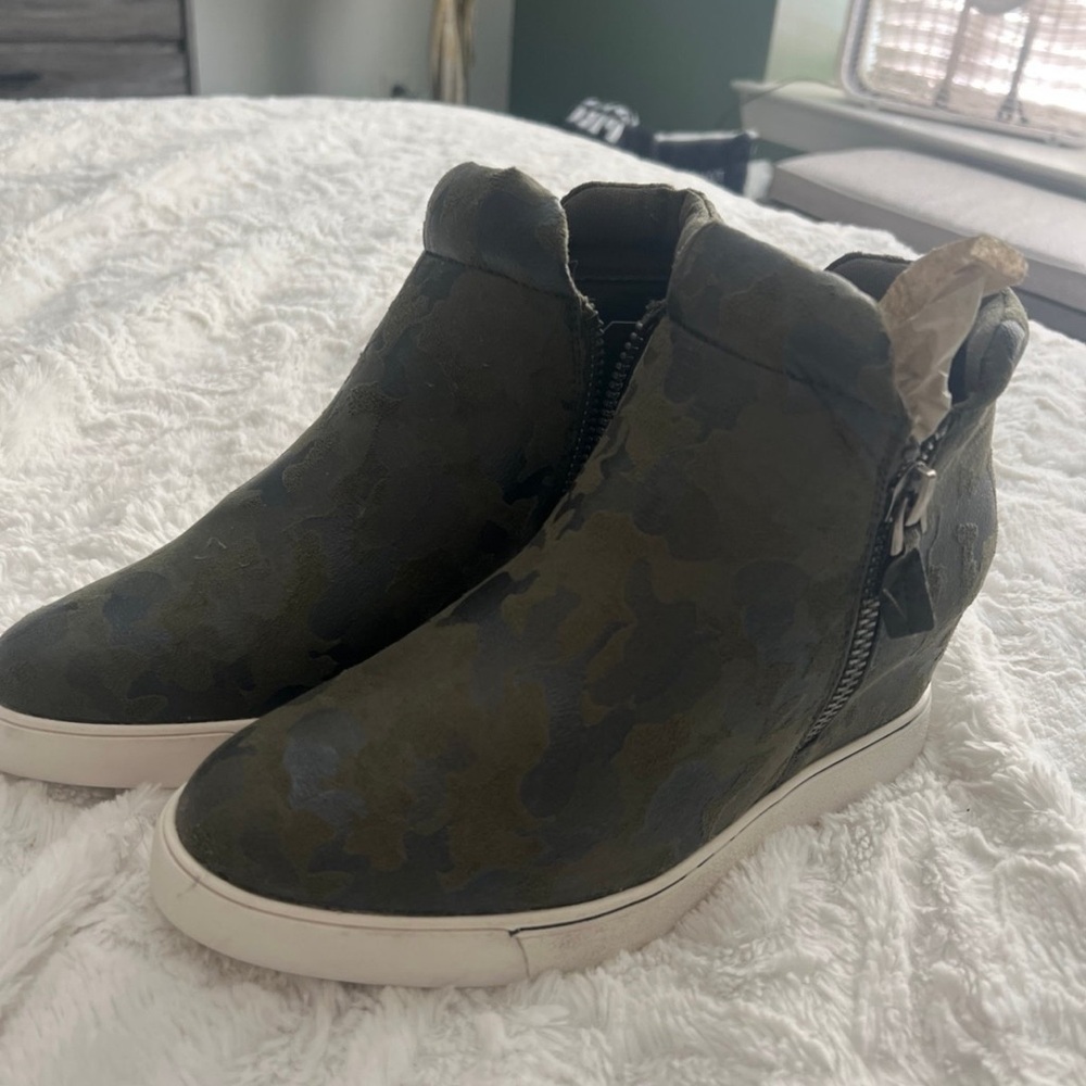 Olive Camouflage Wedge Sneakers